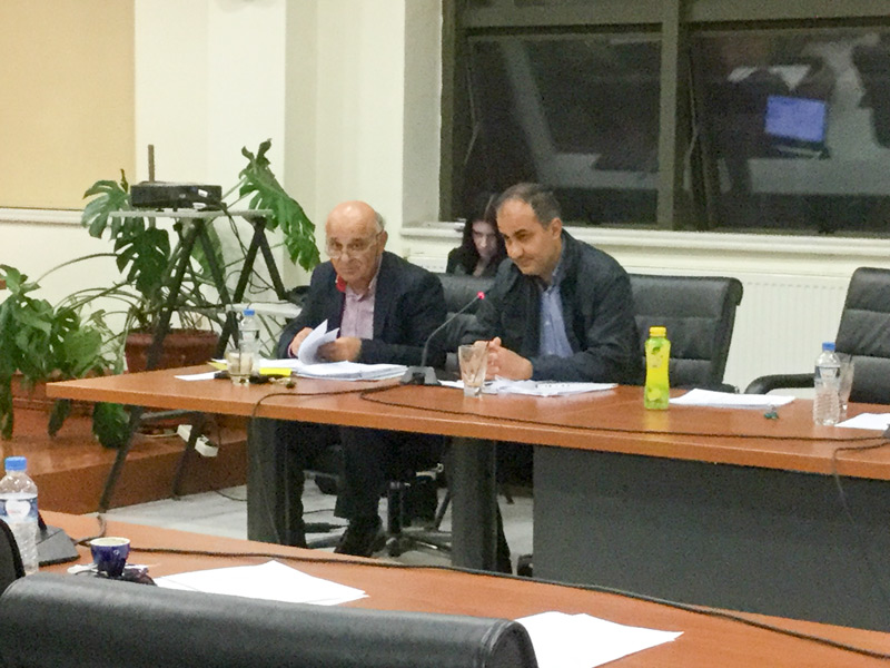 Ο αντιδήμαρχος κ. Παντελίδης και ο κ. Γρηγοριάδης Στέφανος στο 9ο τακτικό ΔΣ της 20/04/2016 στις 21:22
